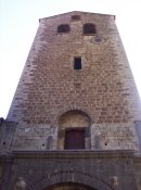 l'Eglise de Saint-Guilheml'imposant clocher-porche